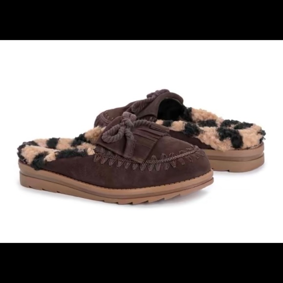 Muk Luks Shoes - NWT Muk Luks Ziggy Hollywood Mule